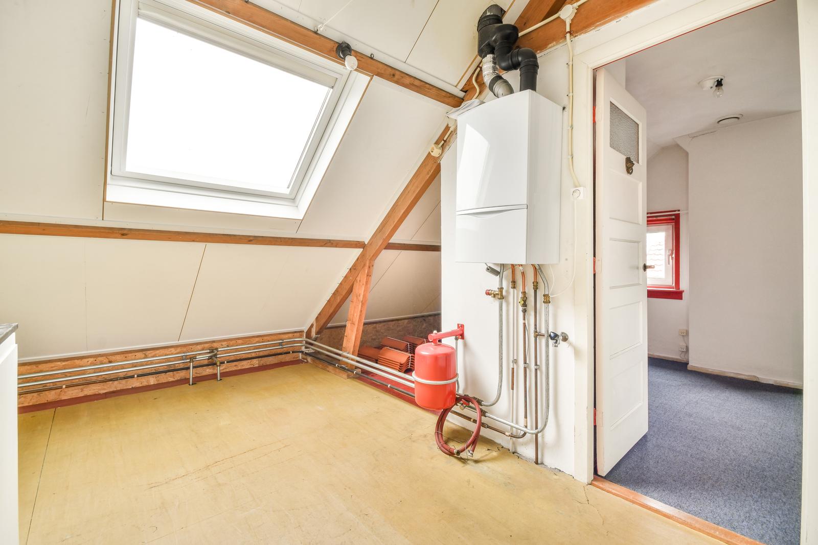49022730-engineering-communications-in-the-apartment